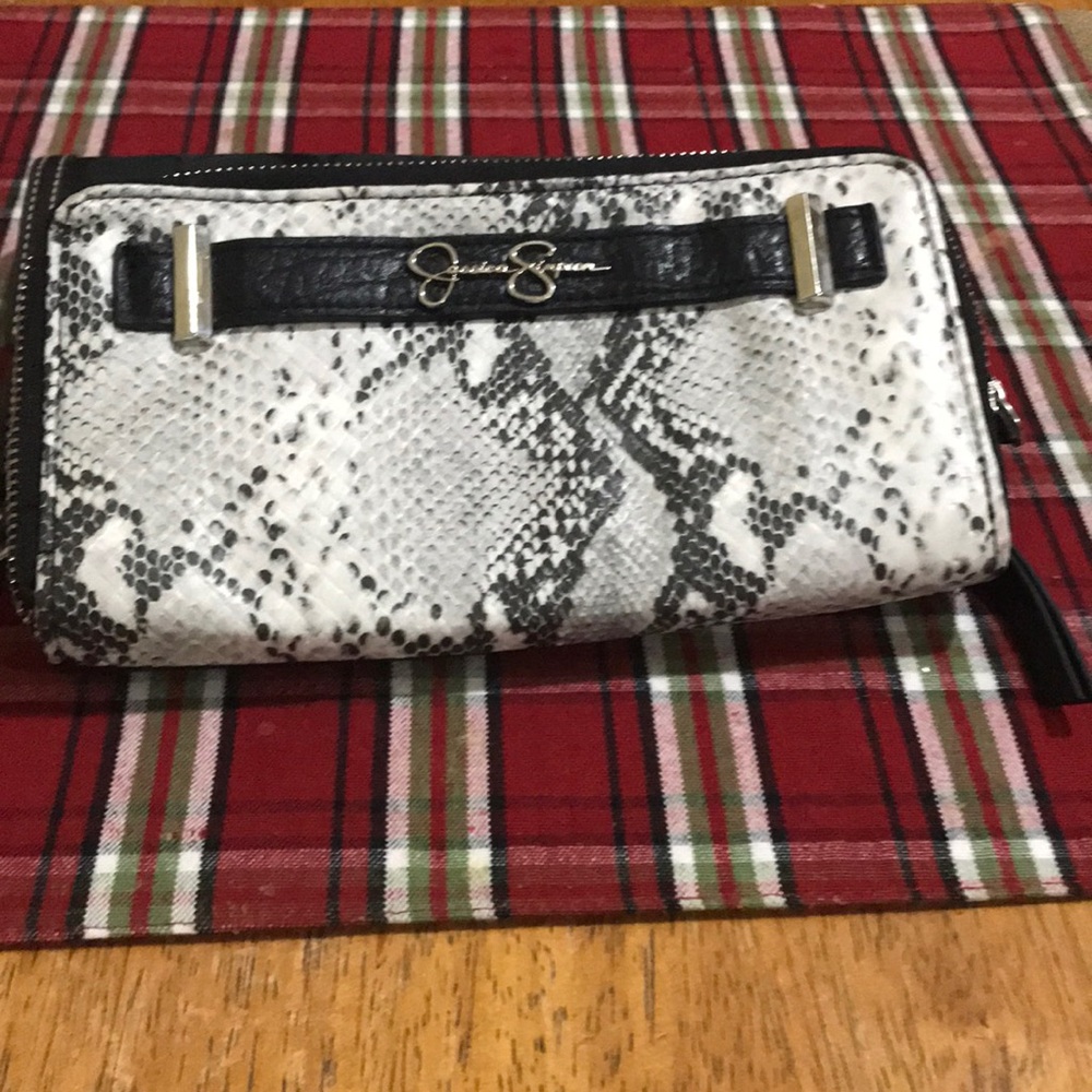 Jessica Simpson wallet